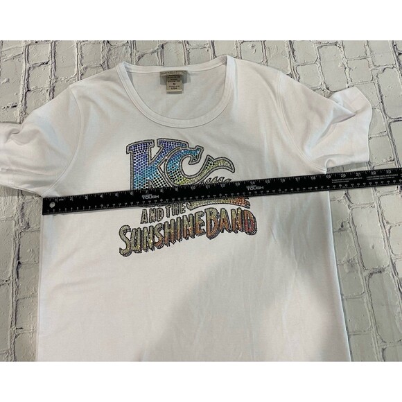 Isaac’s Designs T-Shirt Women's Size M White KC & the Sunshine Band Rhinestone - Picture 7 of 8